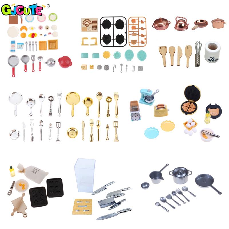 Kitchen Gadgets And Toys - طقم وعاء مصغر لتزيين بيت الدمى
